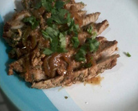 Filézinho suíno marinado em gengibre e manjericão