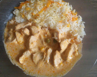 Estrogonofe simples de frango