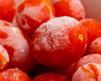 Pode congelar tomate inteiro ou prejudica o sabor e a textura do fruto? A resposta pode te surpreender!