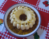 Flan de iogurte com maracujá