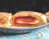 Canelone de mussarela com presunto