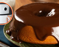 Bolo de cenoura na air fryer com calda de chocolate: minha tia me ensinou a temperatura e o tempo exatos para ficar perfeito!