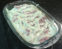 Macarrão com presunto e molho branco