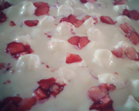 Torta fácil de morango com suspiro