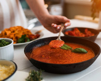 Molho de tomate cremoso caseiro fácil de fazer! Receita prática que transforma qualquer prato em uma explosão de sabor.