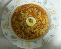 Macarrão expresso com calabresa e cenoura