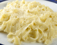 Roberta, chef italiana: "A melhor massa não é feita com tomate; leva 80g de manteiga e 100g de queijo parmesão"