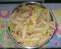 Macarrão com abobrinha e calabresa