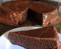 Bolo de brigadeirão com coco