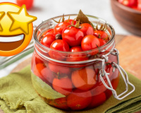 Há dez anos que preparo tomates dessa forma: abro um pote e eles têm sabor de fresco por muito tempo