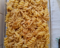 Massa ao molho de nata com tiras de frango