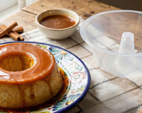 Pudim de Natal na forma descartável é seguro? Pode ir ao forno? Veja o que os especialistas alertam sobre a forma de plástico