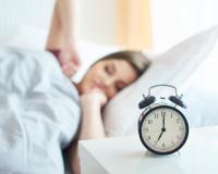 O que significa quando uma pessoa acorda 5 minutos antes do despertador tocar?
