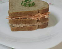 Sanduíche natural de atum com ricota