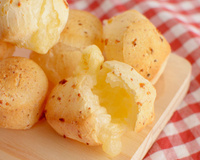 Faça um pão de queijo perfeito com esses itens de cozinha