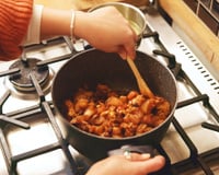 Cansou do frango igual de sempre? Veja 3 preparos fáceis para variar o cardápio sem gastar muito