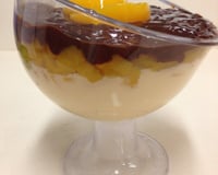 Gelado de pêssego com chocolate