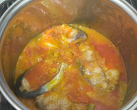 Bagre no leite de coco e dendê