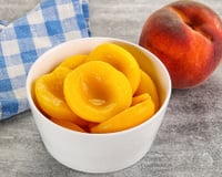 O pêssego em calda da minha avó é a minha compota preferida e tem um truque especial para ficar perfeito