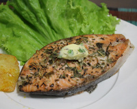 Salmão assado à provençal