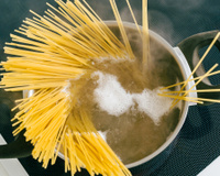 É por isso que os italianos não engordam comendo massa: basta cozinhar dessa maneira, tudo muda