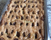 Torta de banana com pedaços de chocolate