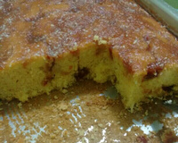 BOLO DE FUBÁ COM  GOIABADA E COCO