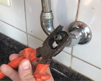 Adeus torneira pingando: aprendi como consertar a torneira vazando de forma rápida, simples e econômica nesse vídeo