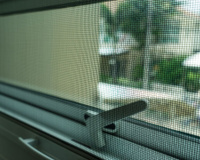 Por que os japoneses colocam telas especiais nas janelas dos apartamentos e como elas afastam os insetos?