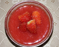 Mousse de leite e purê de morango moça