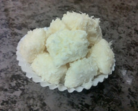 Bala de coco gelada da Vó Nair