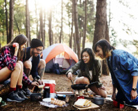 4 opções de pratos leves para você levar para um acampamento