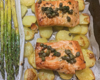 Salmão com molho de alcaparras