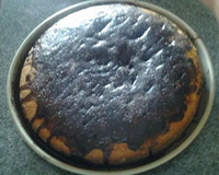 Bolo de farinha de trigo com cobertura de chocolate