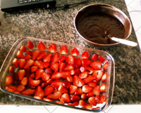 Mousse de chocolate meio amargo com morango