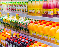 Na falta da fruta, como escolher o suco de caixinha mais saudável?