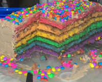 Bolo arco-íris da Jessica