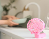 Solução para não passar calor na rua, que cabe no bolso e tem até 7h de duração