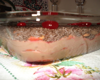 Pavê de brigadeiro com cerejas