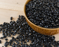 Por que o feijão preto é preto? Descubra se o alimento é tingido