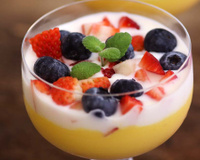 A sobremesa gelada perfeita é esse creme de manga com iogurte: sempre me pedem para fazer de novo (muito cremosa!)