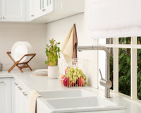 8 acessórios para deixar a pia da sua cozinha mais organizada e eficiente