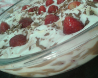 Pavê de morango com chocolate