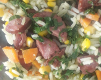 Arroz com milho e linguiça calabresa