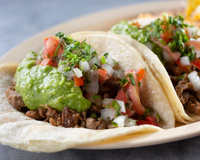 Nunca mais comprei no mercado: essa receita de taco caseiro com 3 ingredientes que vai salvar o seu jantar!