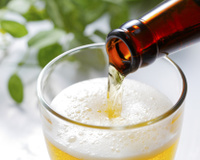 Benefícios da cerveja para a saúde: confira