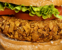 Hambúrguer de doritos com queijo 