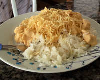 Estrogonofe de frango rápido, fácil e delicioso