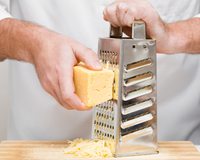 Para que serve cada lado do ralador? Essas são algumas funções que você talvez não conheça, mas que vão facilitar a vida na cozinha, segundo o TudoGostoso