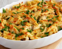 Macarrão cremoso gratinado: uma travessa, poucos ingredientes e um almoço irresistível do TudoGostoso